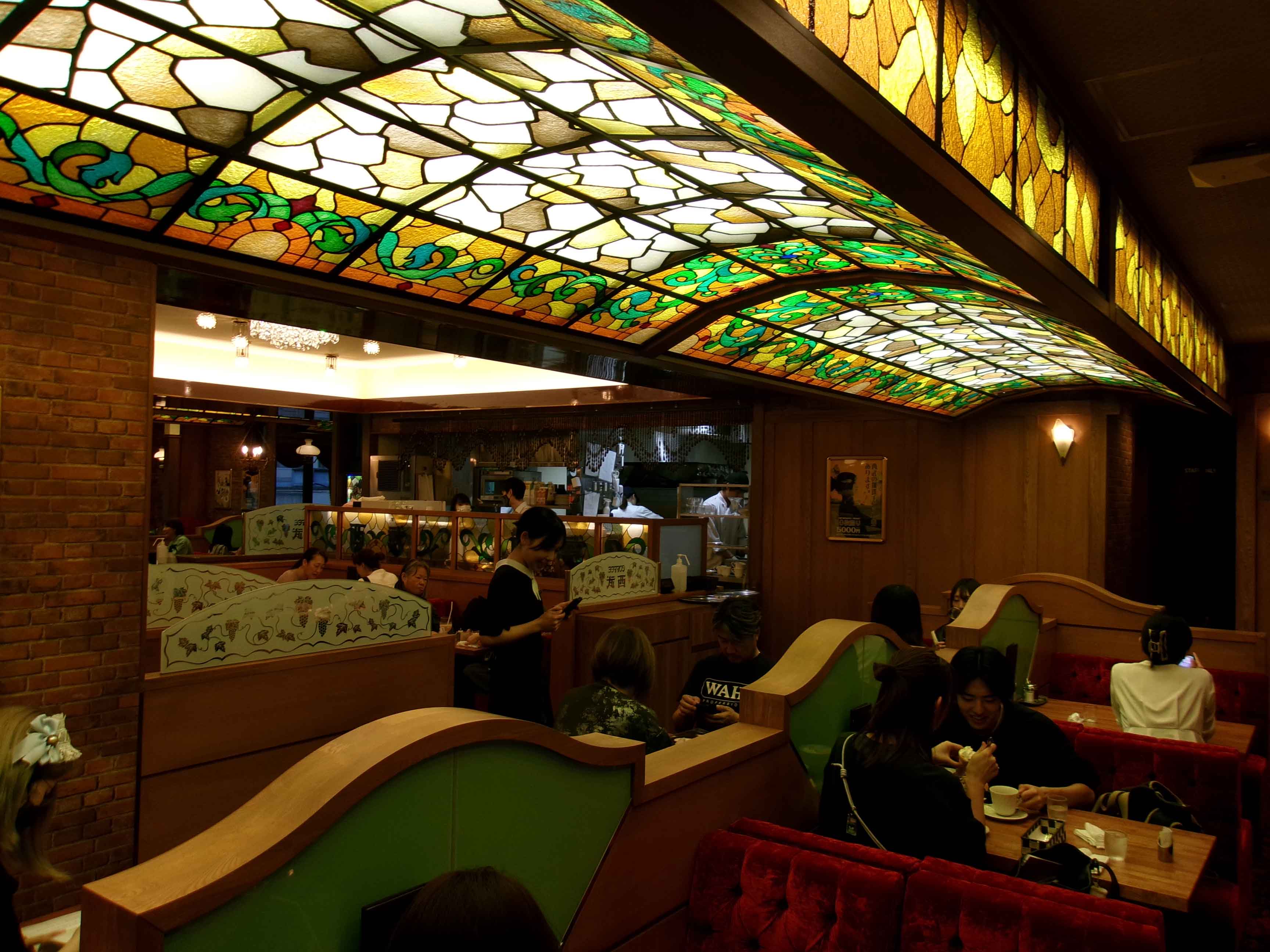 珈琲西武のネオンライン