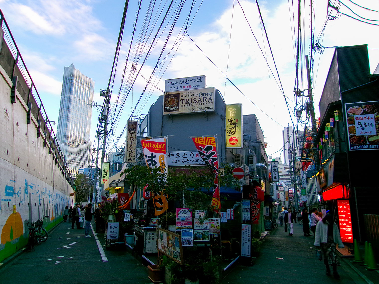 新大久保の街並み